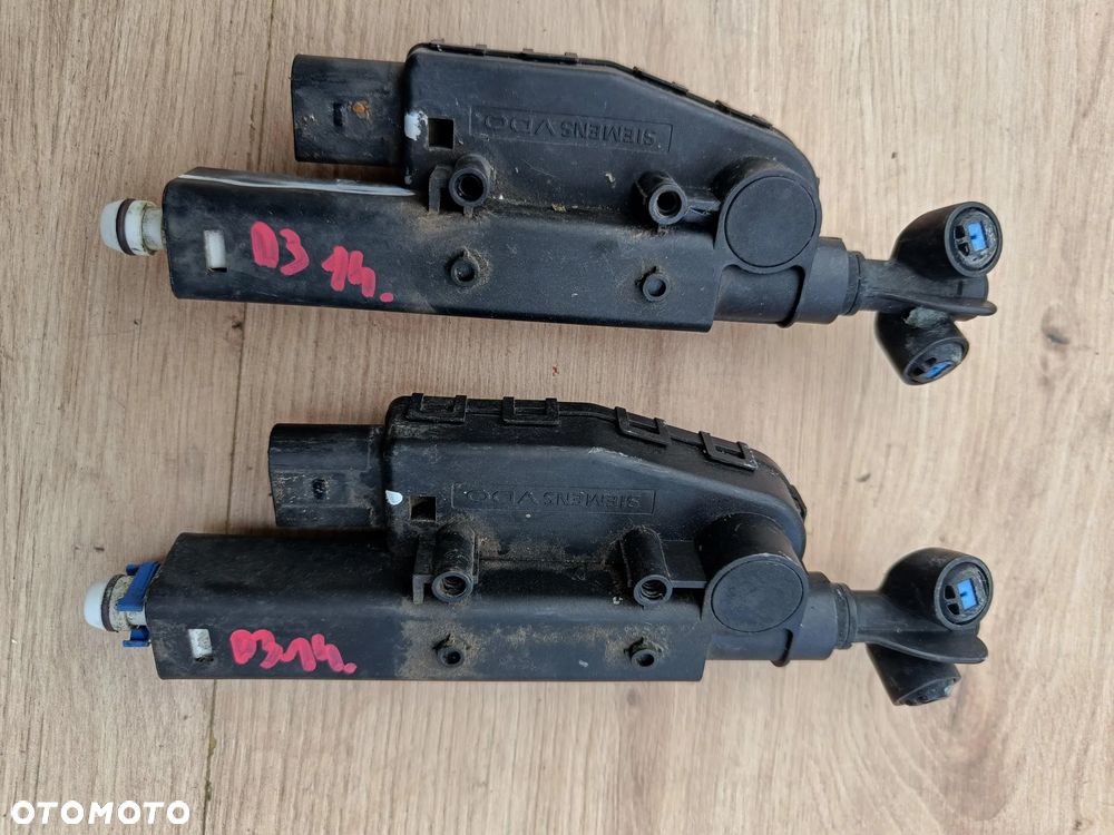 AUDI A8 D3 SPRYSKIWACZ REFLEKTORA LAMPY LEWY PRAWY 4E0955965AA - 1