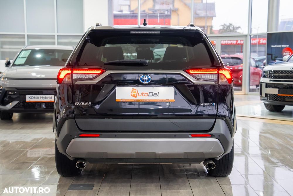 Toyota RAV4 - 8