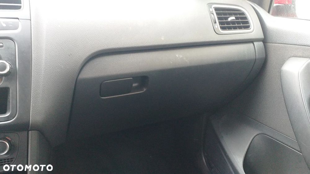 Na części Polo V 6R 1.4 benzyna silnik CGG skrzynia LVE lak. LP3G zderzak maska drzwi błotnik szyba fotele kanapa deska lampa - 8