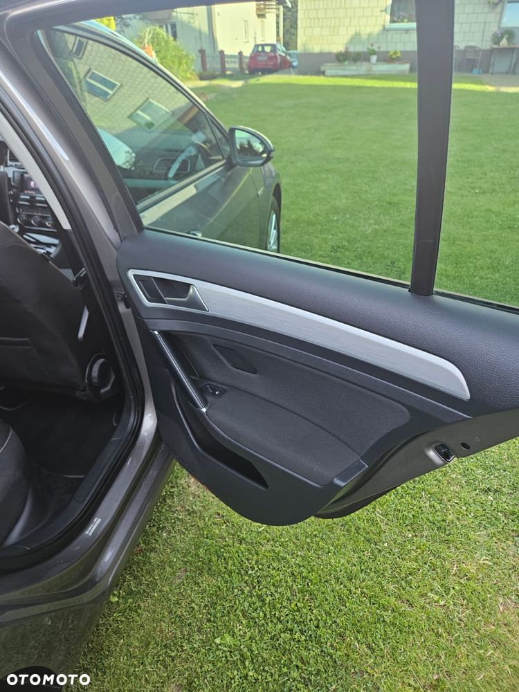 Volkswagen Golf - 26