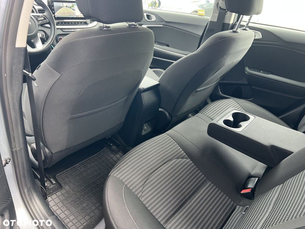 Kia Ceed - 26