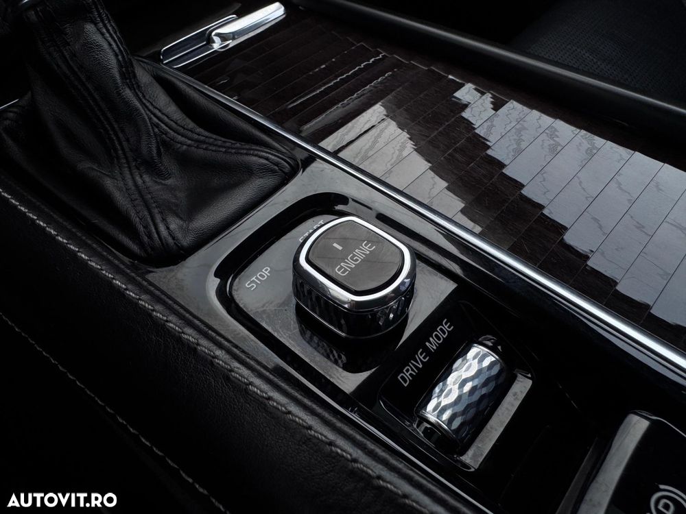 Volvo XC 90 - 23