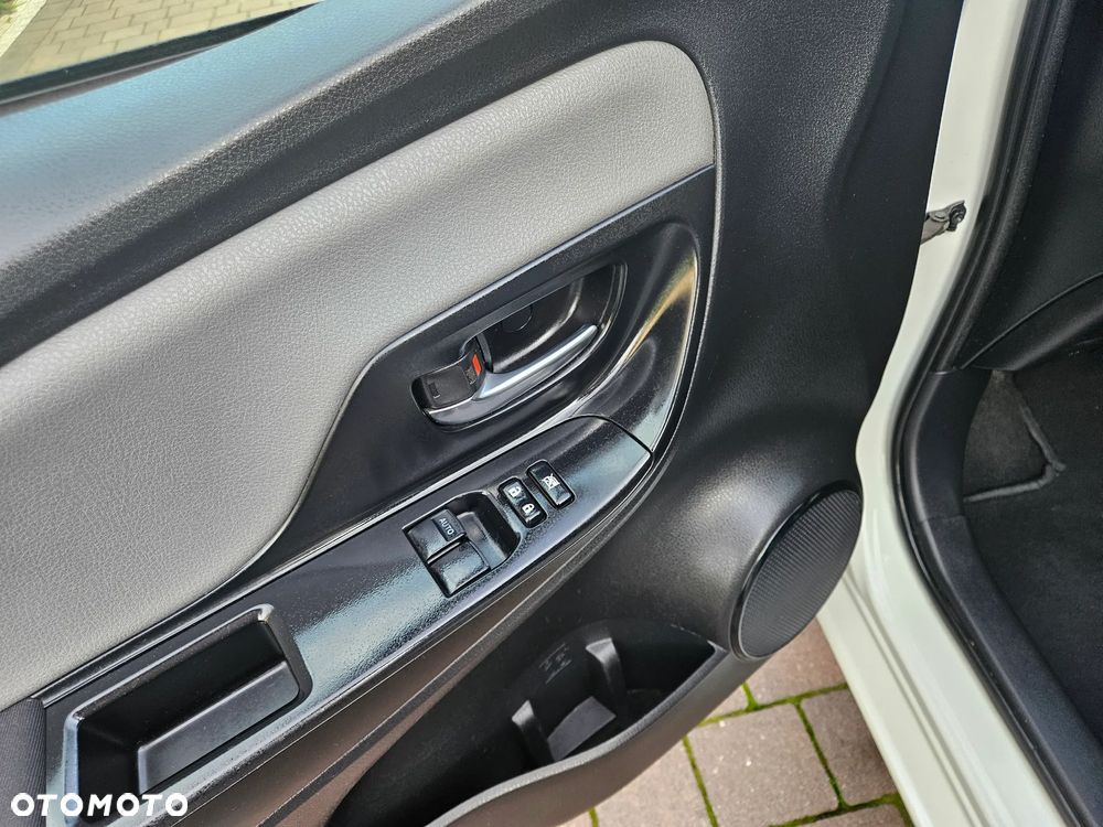 Toyota Yaris Hybrid 1.5 VVT-i Club - 11