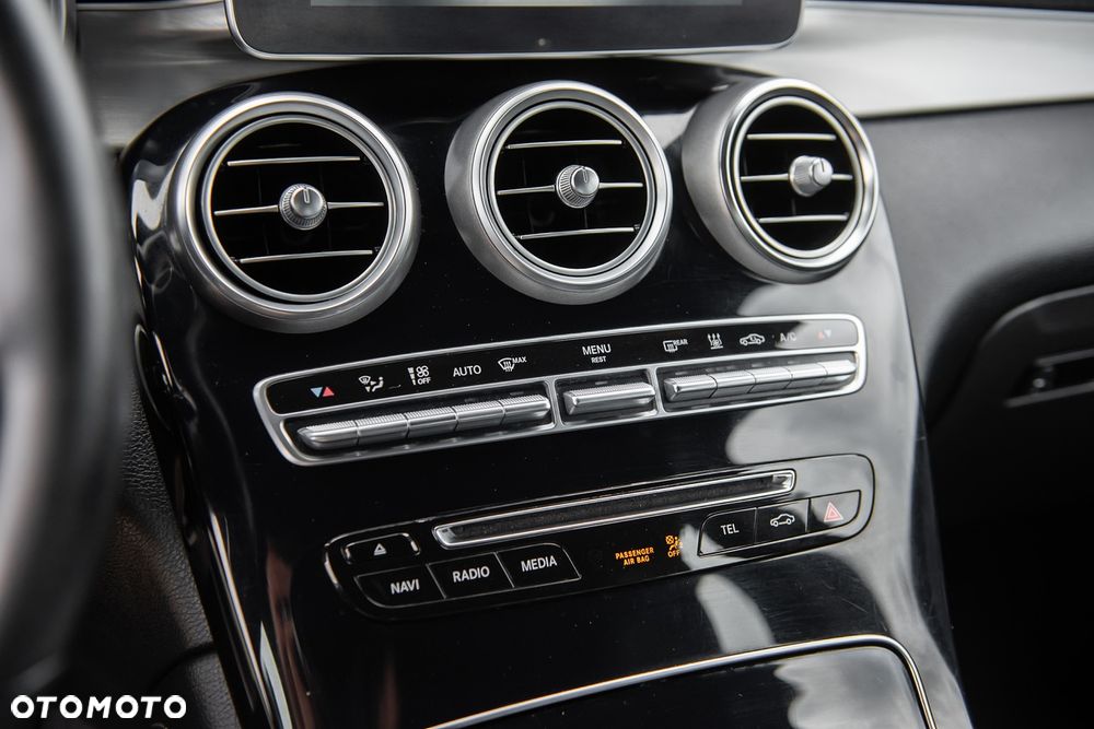 Mercedes-Benz GLC 350 e 4Matic 7G-TRONIC - 27