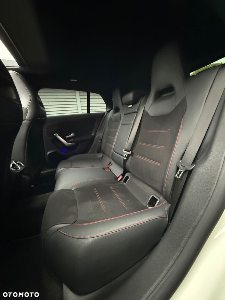 Mercedes-Benz CLA 180 7G-DCT Edition AMG Line - 29