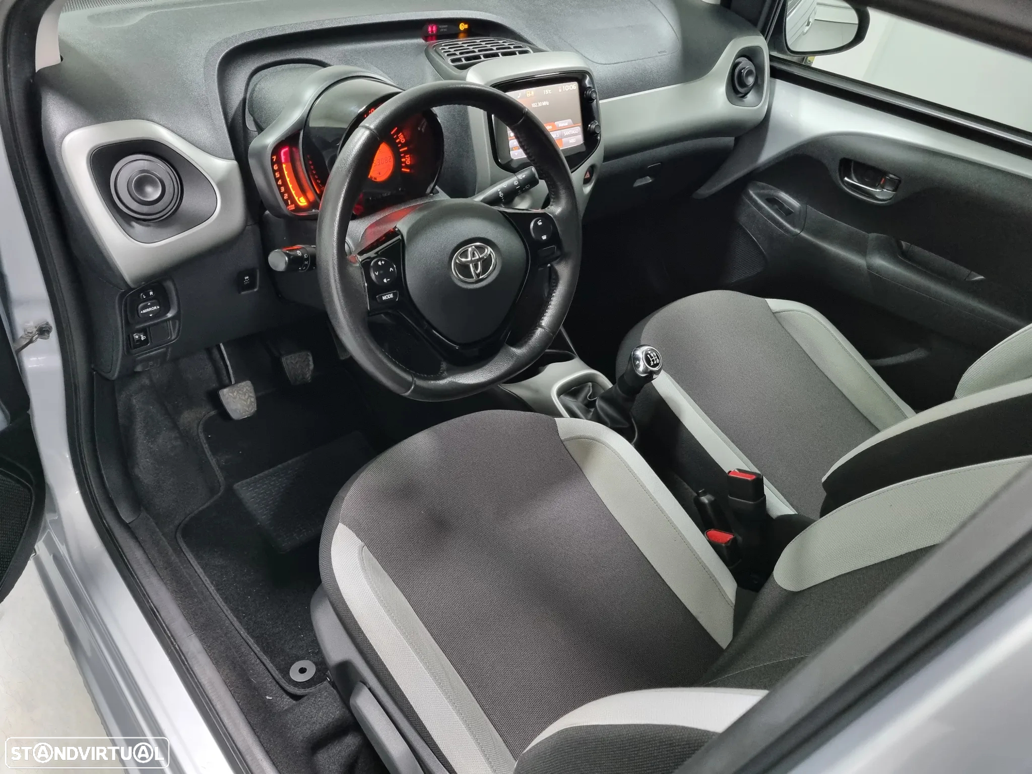 Toyota Aygo 1.0 X-Play - 8