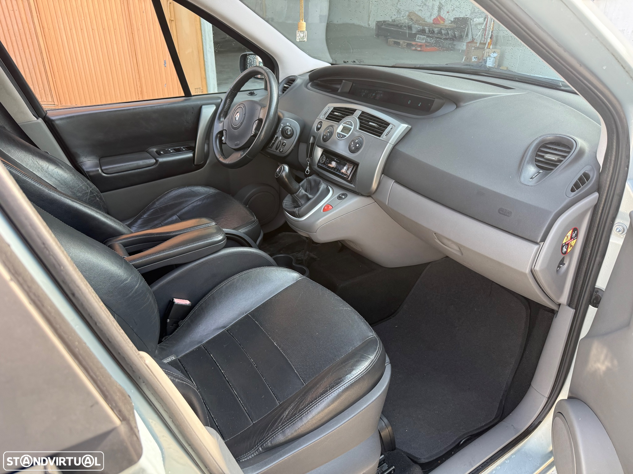 Renault Scénic 1.6 16V 110 Authentique - 6