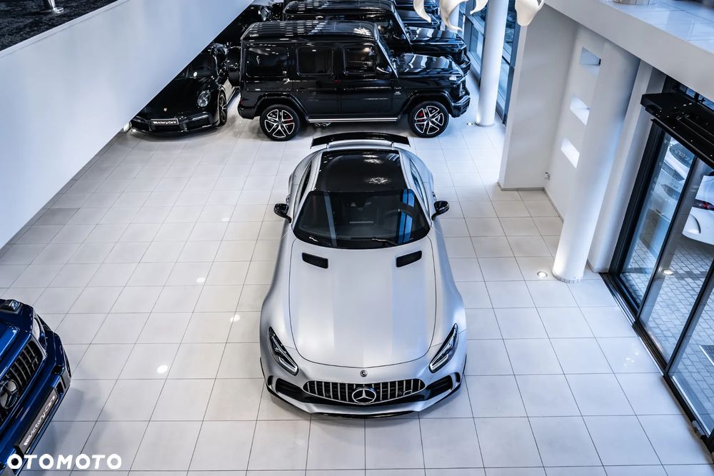 Mercedes-Benz AMG GT R - 11