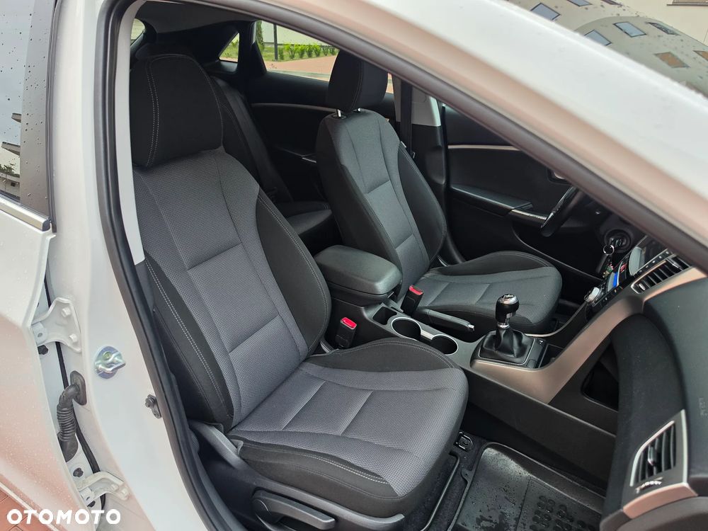 Hyundai i30 1.6 GDI BlueDrive Premium - 32
