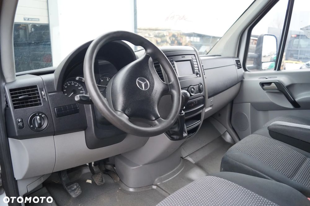 Mercedes-Benz Sprinter - 15