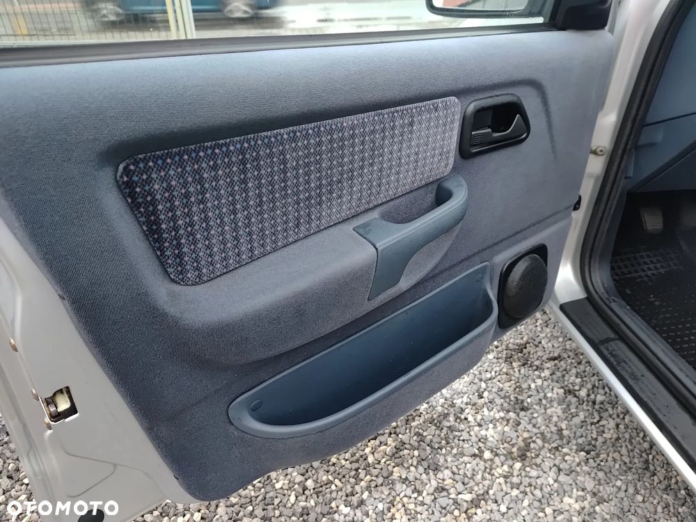 Ford Sierra 2.0 Ghia - 19