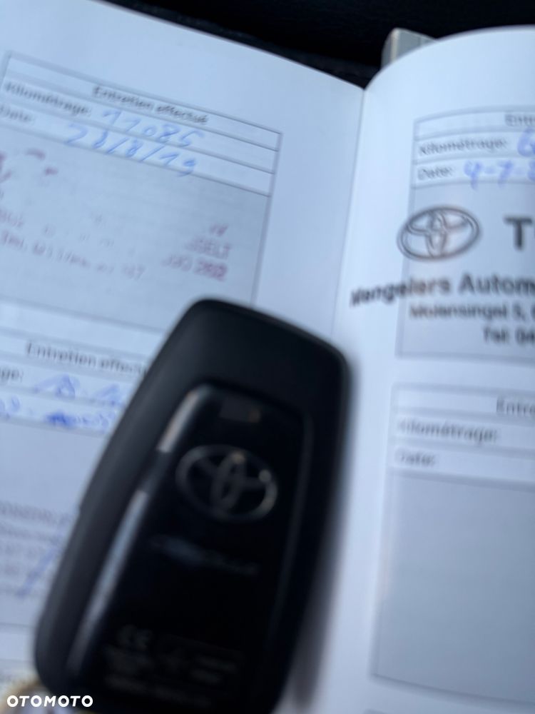 Toyota Corolla 1.6 Premium + - 15