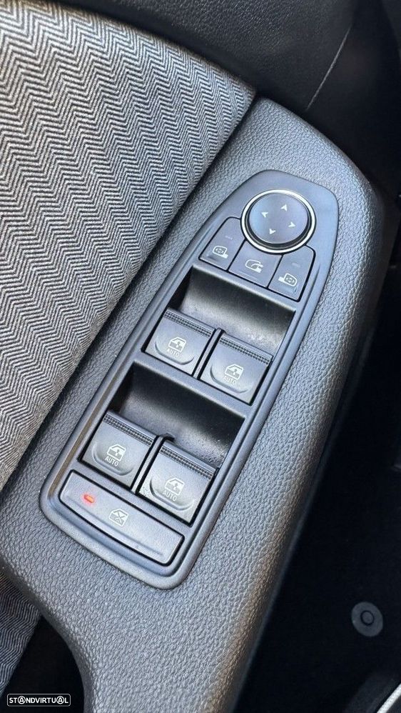 Renault Clio 1.0 TCe Techno Bi-Fuel - 19