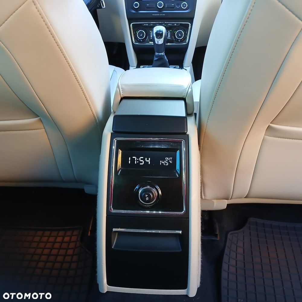 Skoda Superb 2.0 TDI Elegance - 16