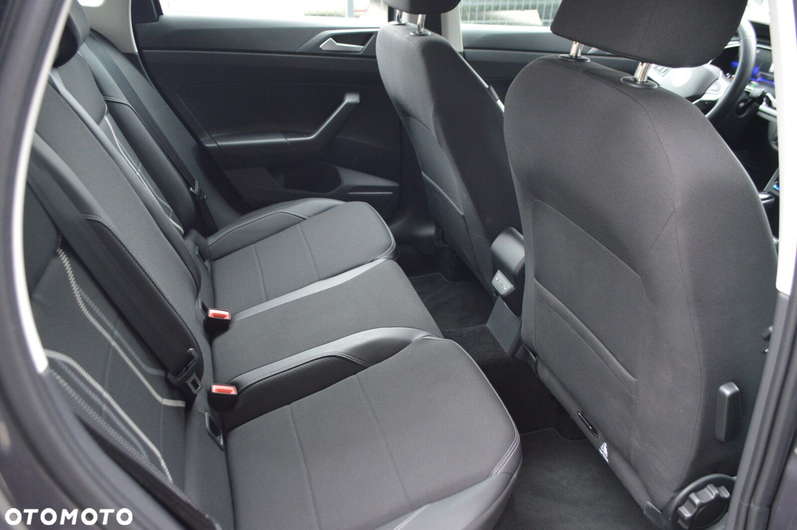 Volkswagen Taigo 1.5 TSI ACT Style DSG - 24