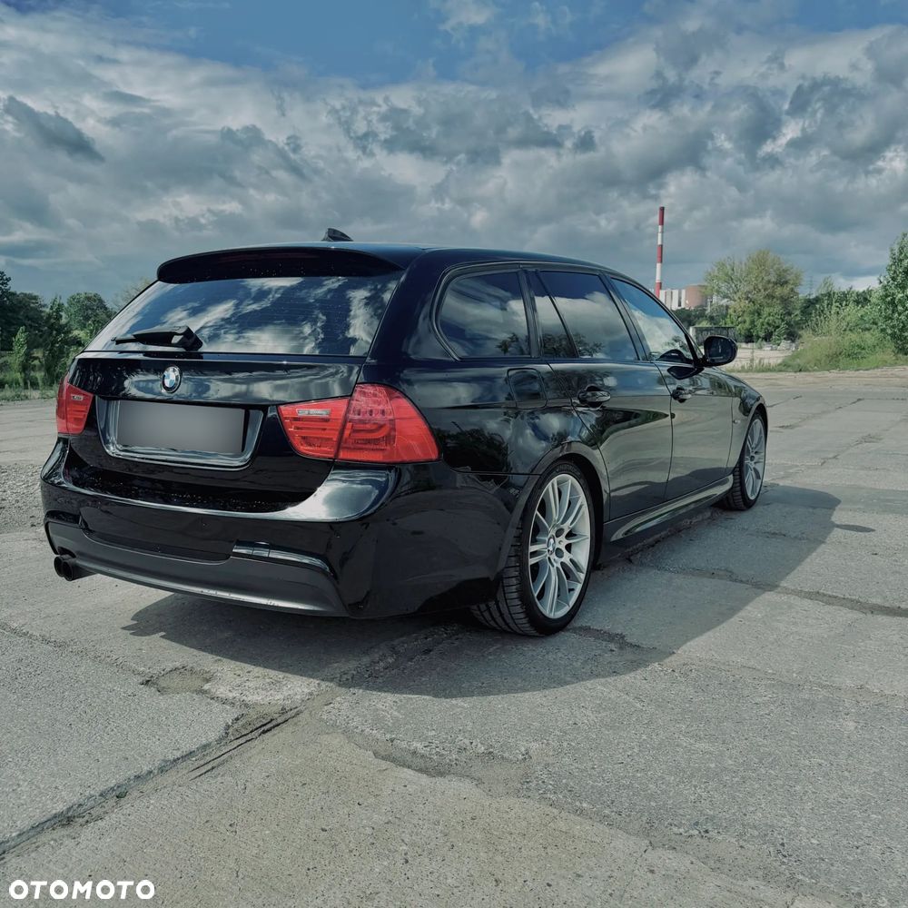 BMW Seria 3 330i xDrive - 9