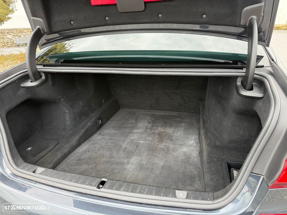 BMW 740 d xDrive Pack M Auto - 29