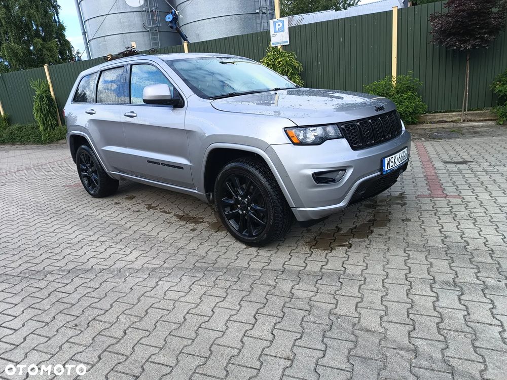 Jeep Grand Cherokee - 1