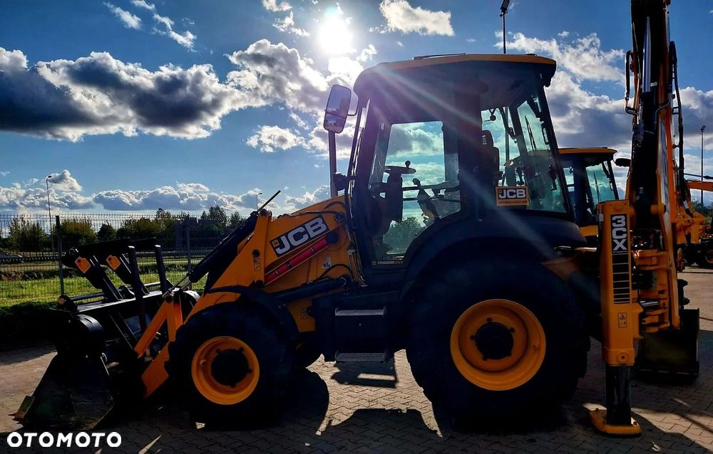JCB 3CX Plus EH - 12