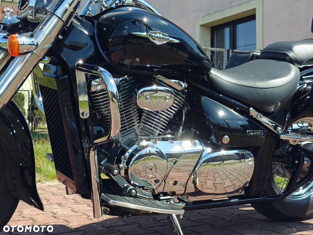 Suzuki Intruder - 27