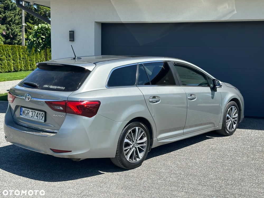 Toyota Avensis 1.8 Prestige MS - 8