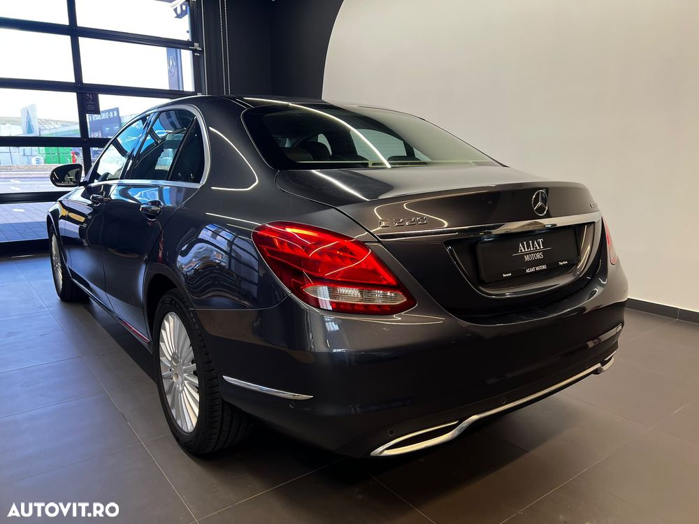 Mercedes-Benz C - 3