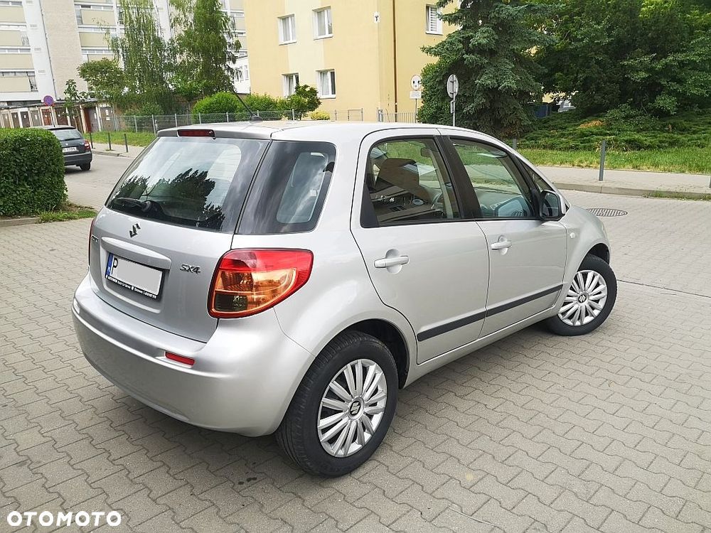 Suzuki SX4 - 4