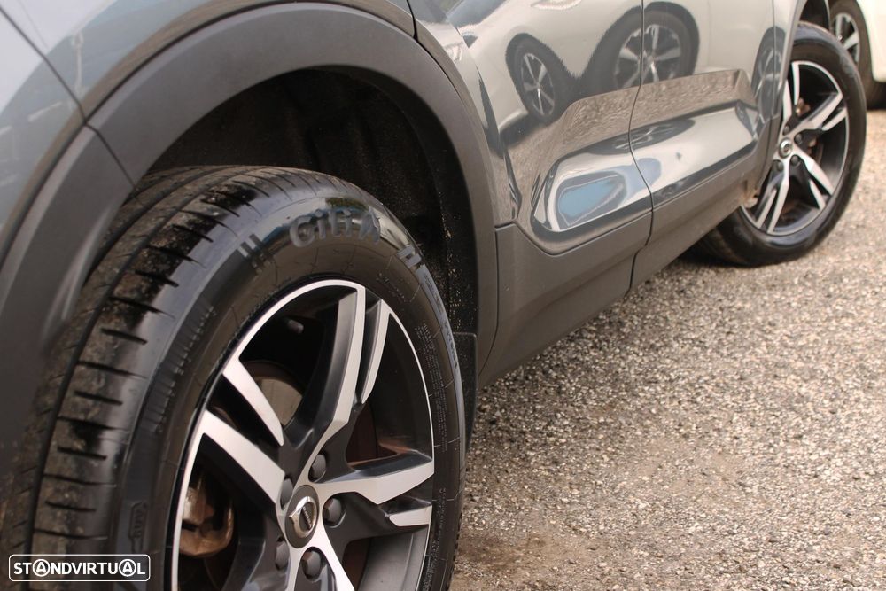 Volvo XC 40 1.5 T3 R-Design Tech Edition - 24