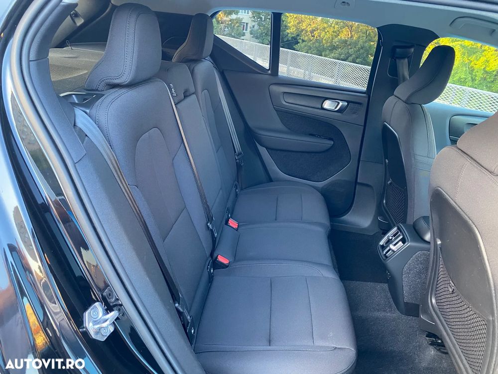 Volvo XC 40 T2 Plus Dark - 28