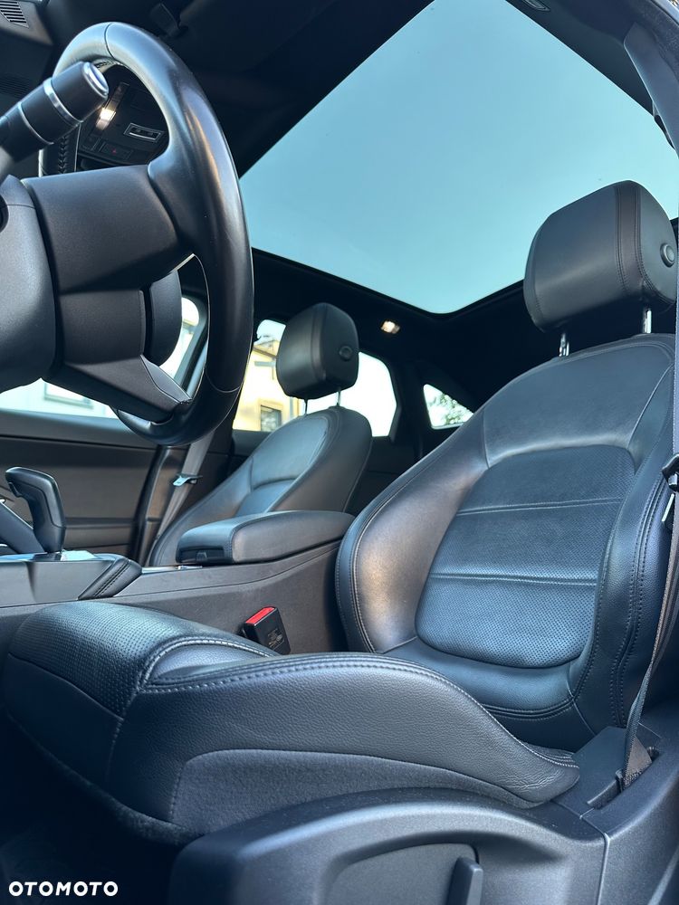 Jaguar E-Pace P200 AWD R-Dynamic S - 17