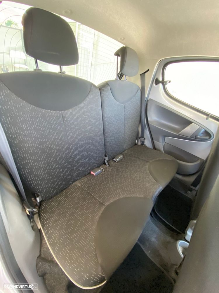 Peugeot 107 1.0 Trendy - 25