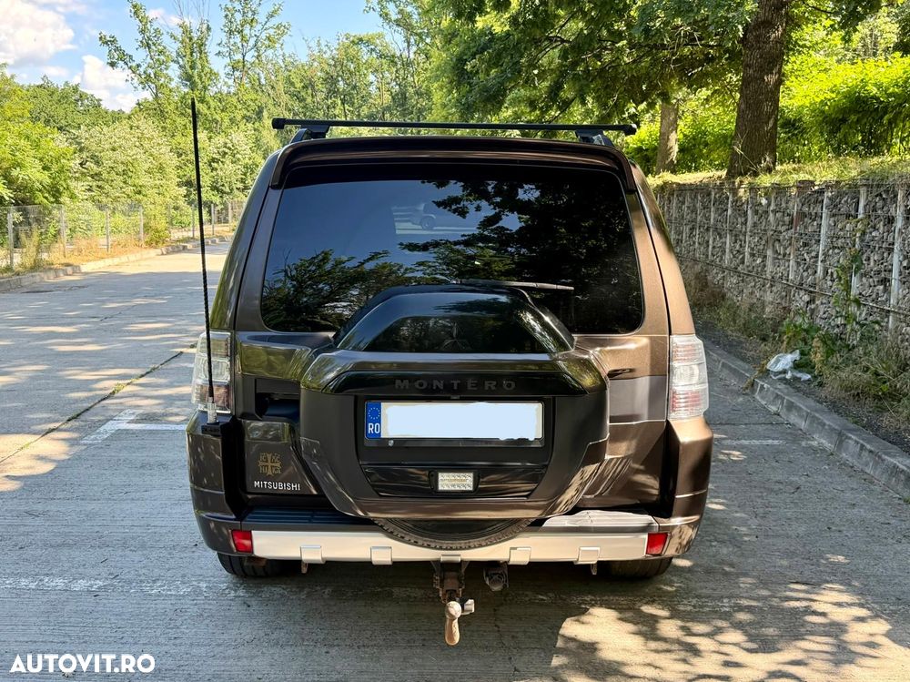 Mitsubishi Pajero - 28
