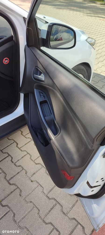 Ford Focus 1.6 Edition - 13