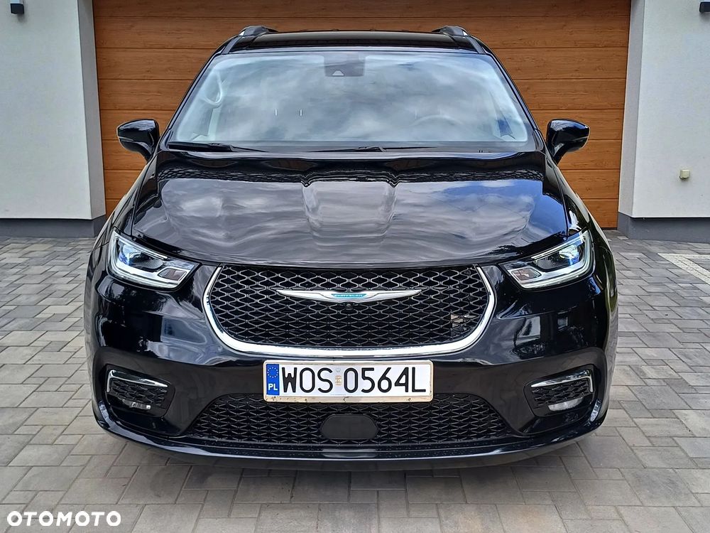 Chrysler Pacifica - 2