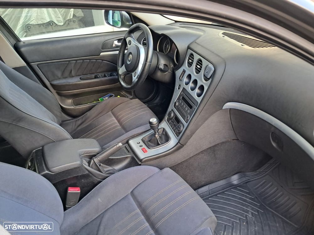 Alfa Romeo 159 Sportwagon 1.9 JTDm 16V Elegante - 6