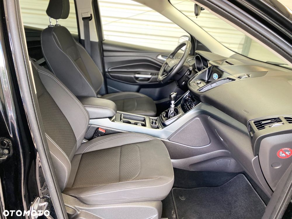 Ford Kuga 2.0 TDCi FWD Titanium - 13