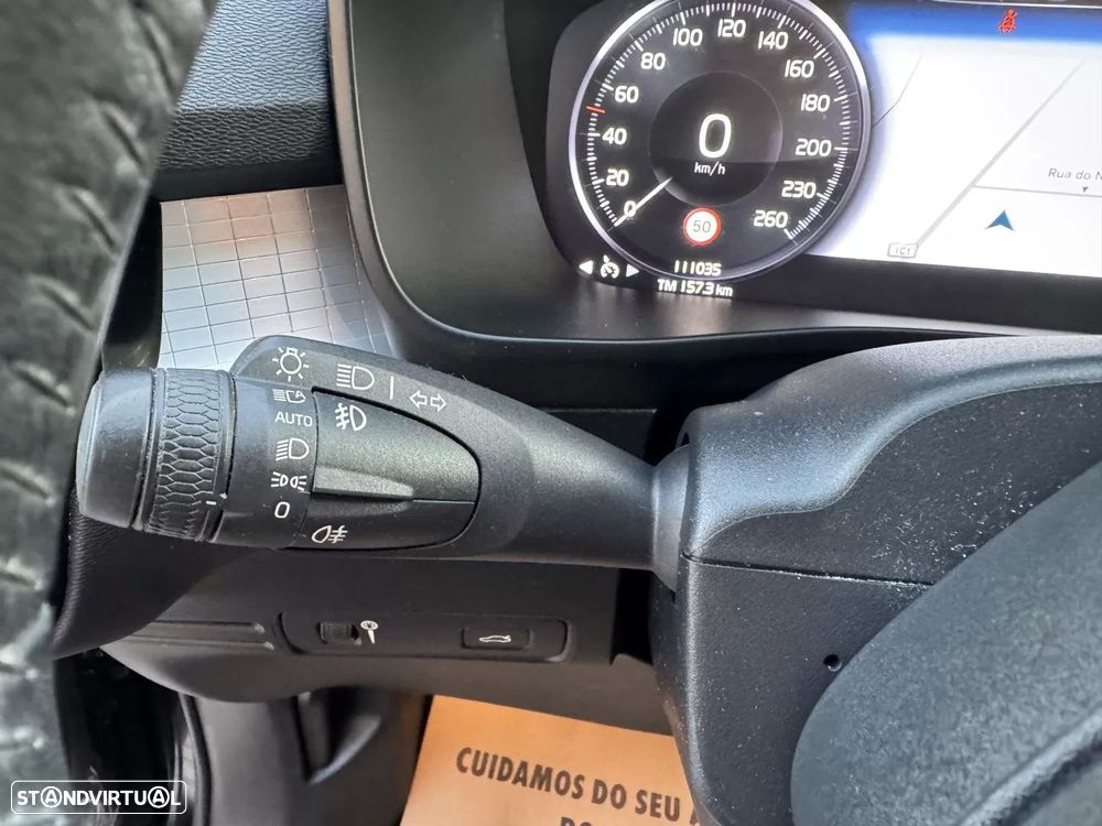 Volvo XC 40 2.0 D3 Momentum AWD Geartronic - 33