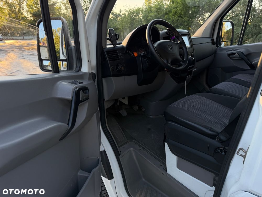 Mercedes-Benz Sprinter - 11