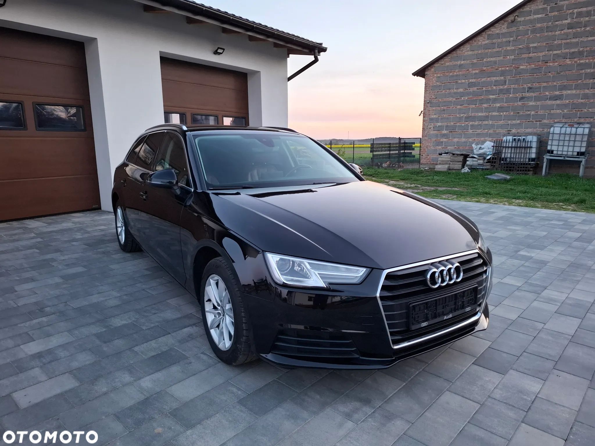 Audi A4 - 1