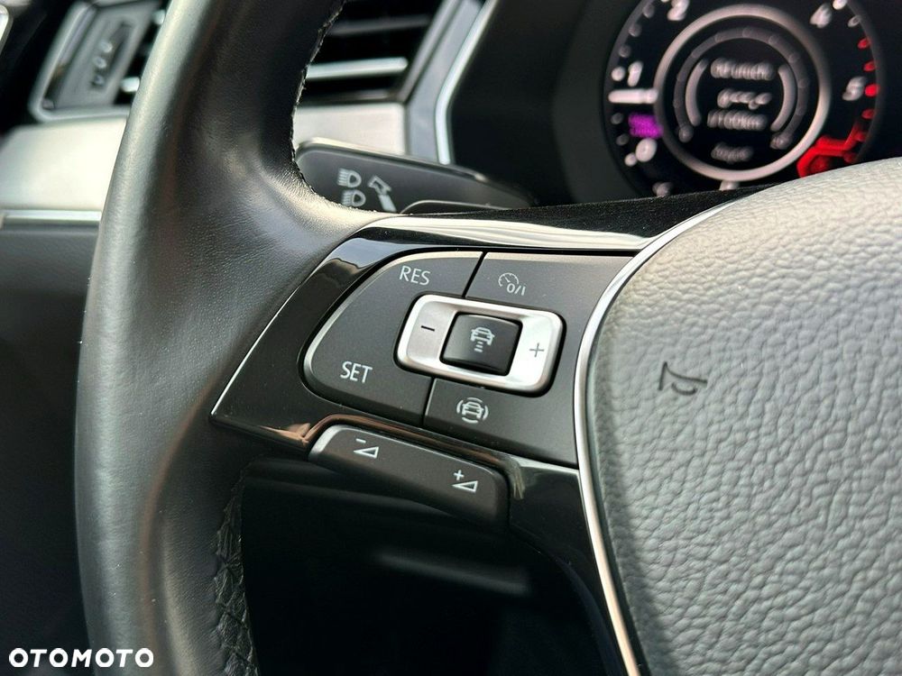 Volkswagen Passat - 35