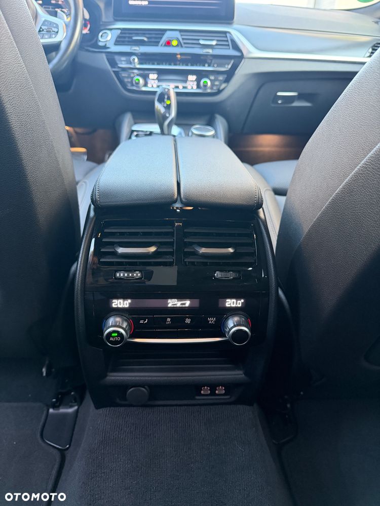 BMW Seria 5 520d M Sport sport - 4