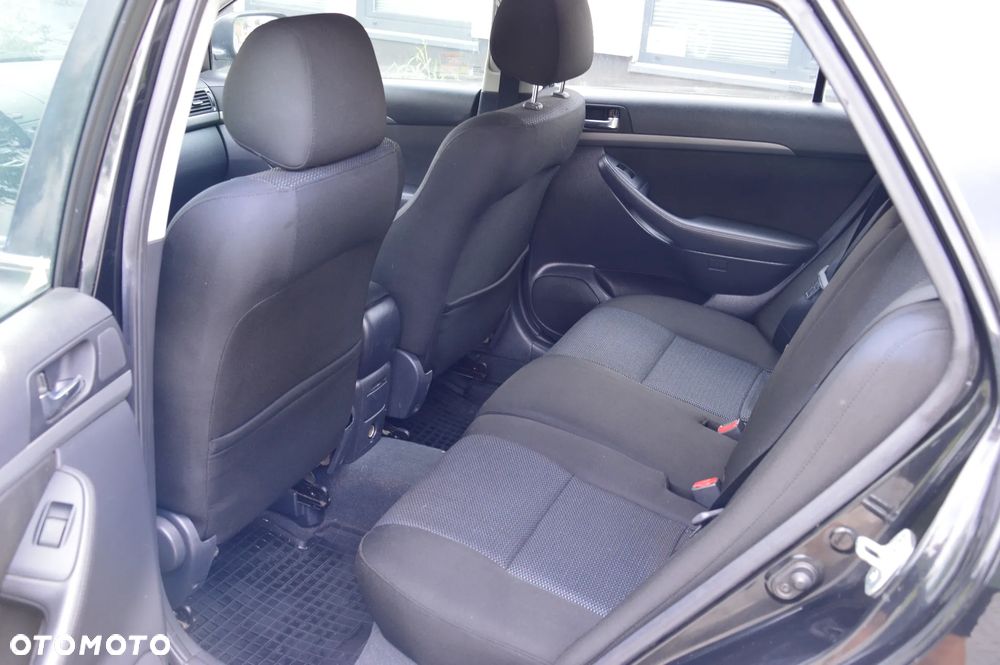 Toyota Avensis - 20
