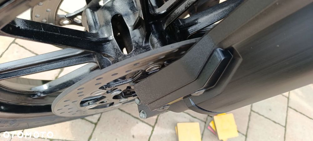Suzuki V-STROM - 18