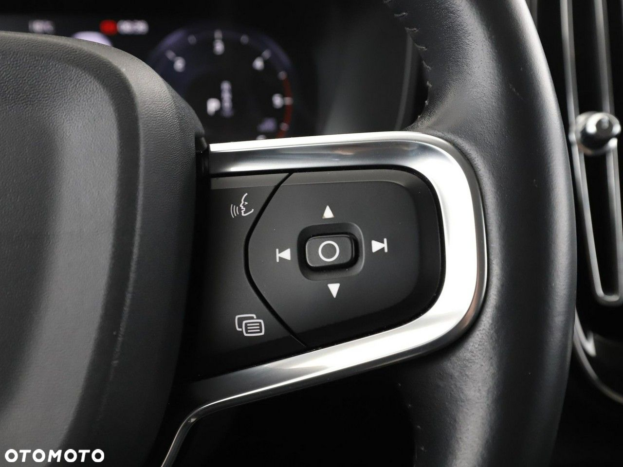 Volvo XC 40 D3 AWD Momentum - 32