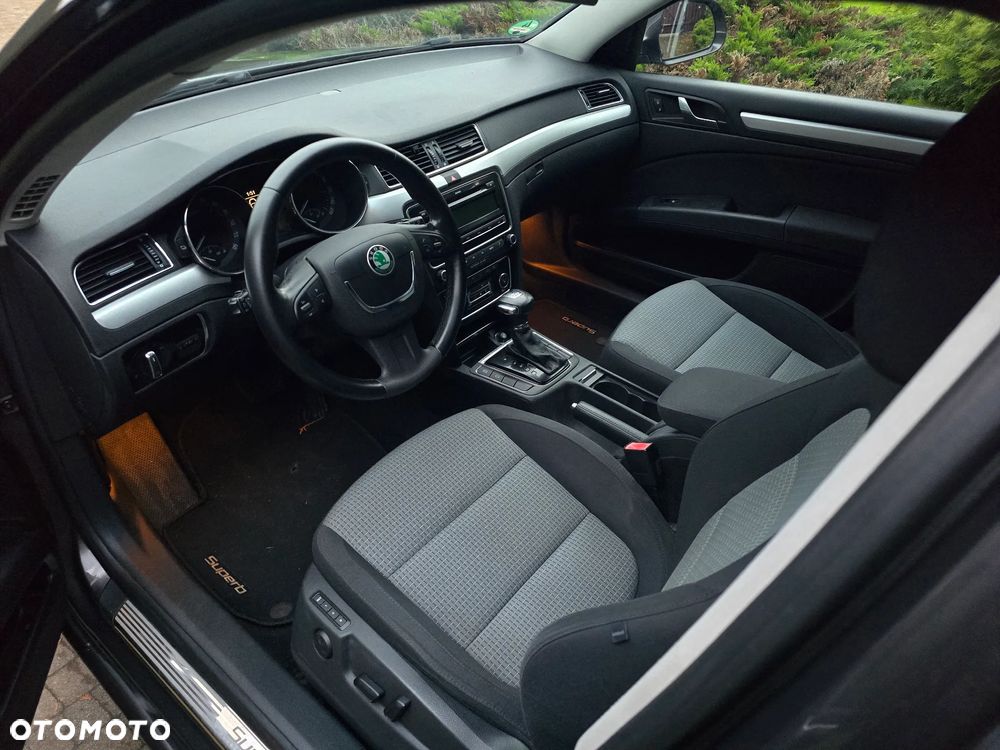 Skoda Superb 2.0 TDI DSG Exclusive - 14