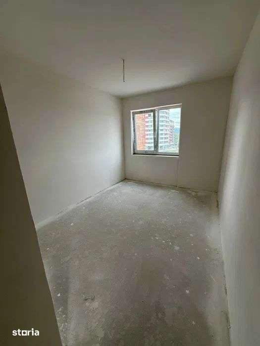 Apartament cu 2 camere, balcon, zona BMW — fotografia 2