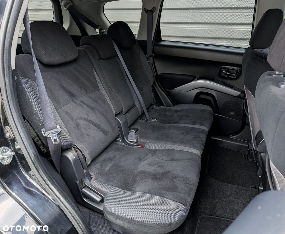 Mitsubishi Outlander 2.0 DI-D 4WD Instyle - 16