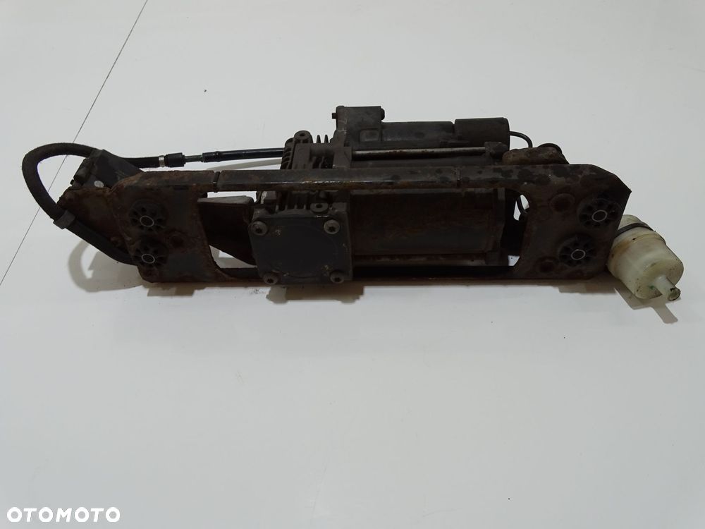 KOMPRESOR ZAWIESZENIA NIVO BMW E61 6777827 - 2