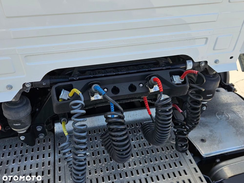 DAF XG+ - 8