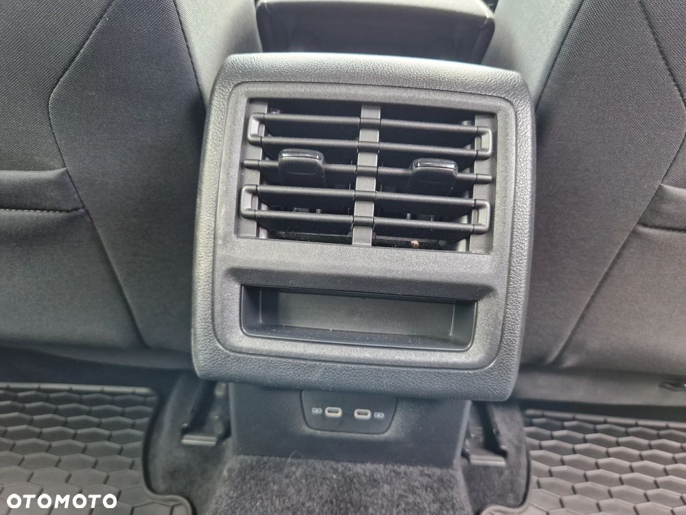 Volkswagen Golf VIII 2.0 TDI Life DSG - 38